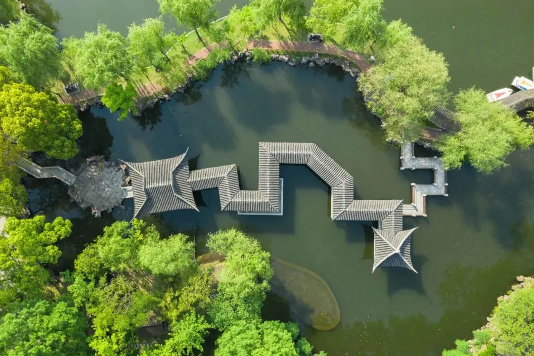 1762907821776966.png 640.webp (1).png